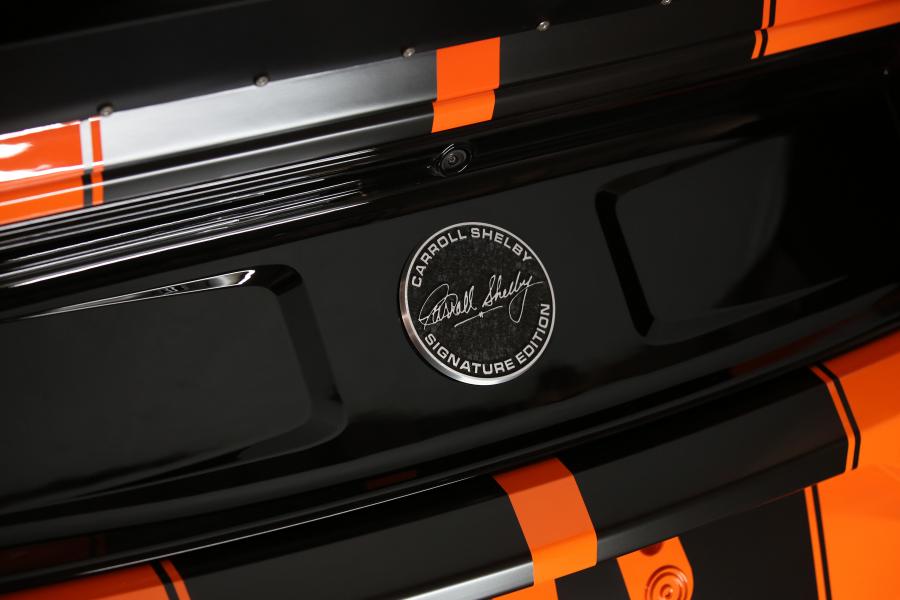 Логотип Shelby Super Snake Carroll Shelby Signature Series 2020 года  (фото 21 из 44)